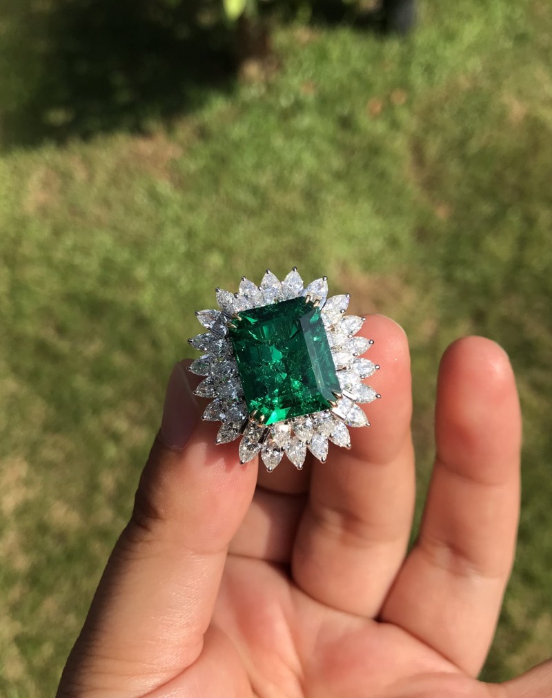 白18K金哥伦比亚祖母绿戒指9.93ct