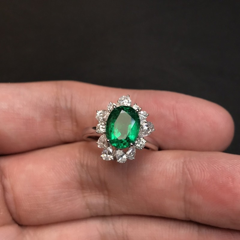 赞比亚白18K金祖母绿戒指2.08ct