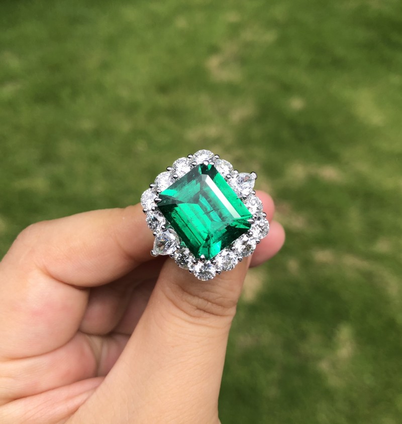 白18K金祖母绿戒指8.34ct