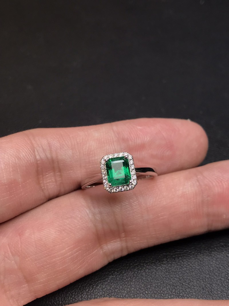 白18K金赞比亚祖母绿戒指1.016ct