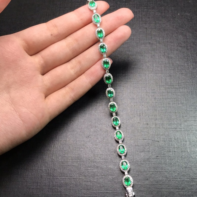 白18k金祖母绿手链主石6.681ct