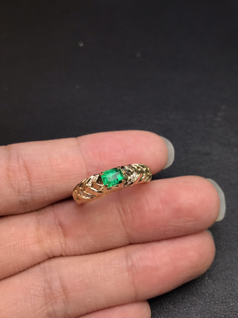 黄18K阿富汗祖母绿戒指0.425ct