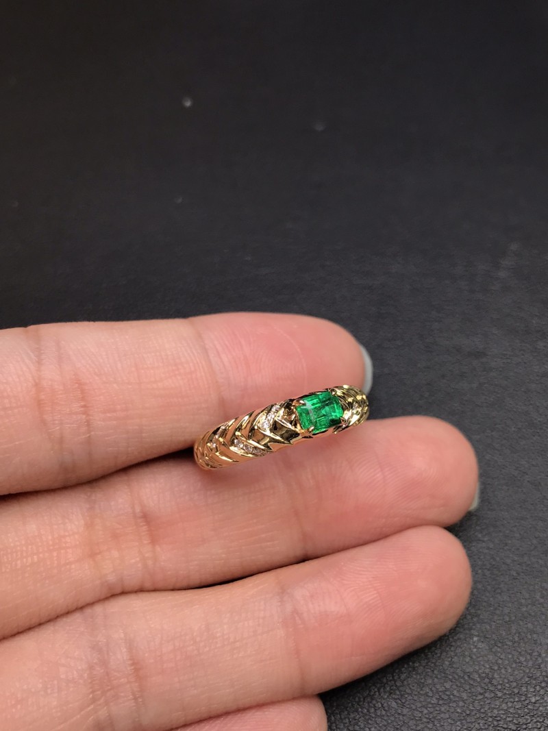 黄18K阿富汗祖母绿戒指0.425ct