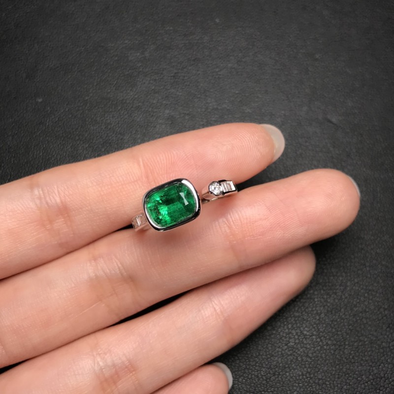 白18K金祖母绿戒指1.334ct