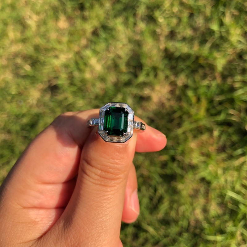 白18K金祖母绿戒指2.48ct