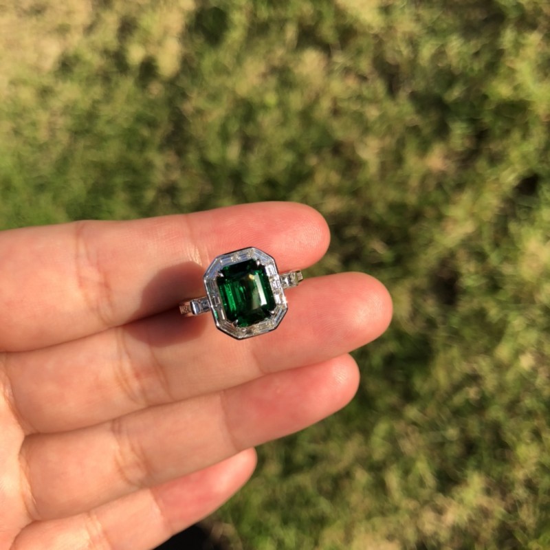 白18K金祖母绿戒指2.48ct