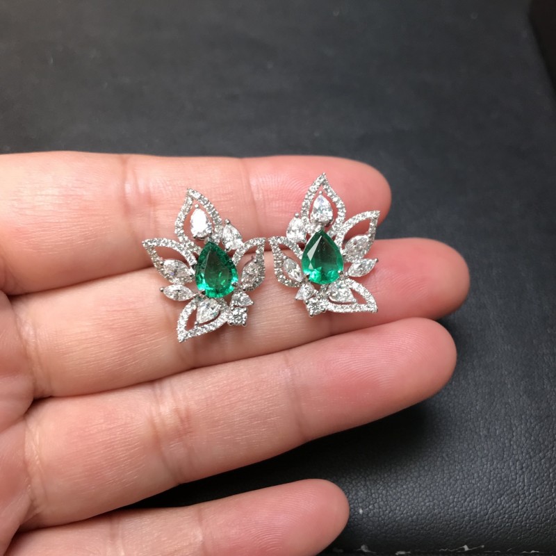 白18k祖母绿耳钉1.665ct