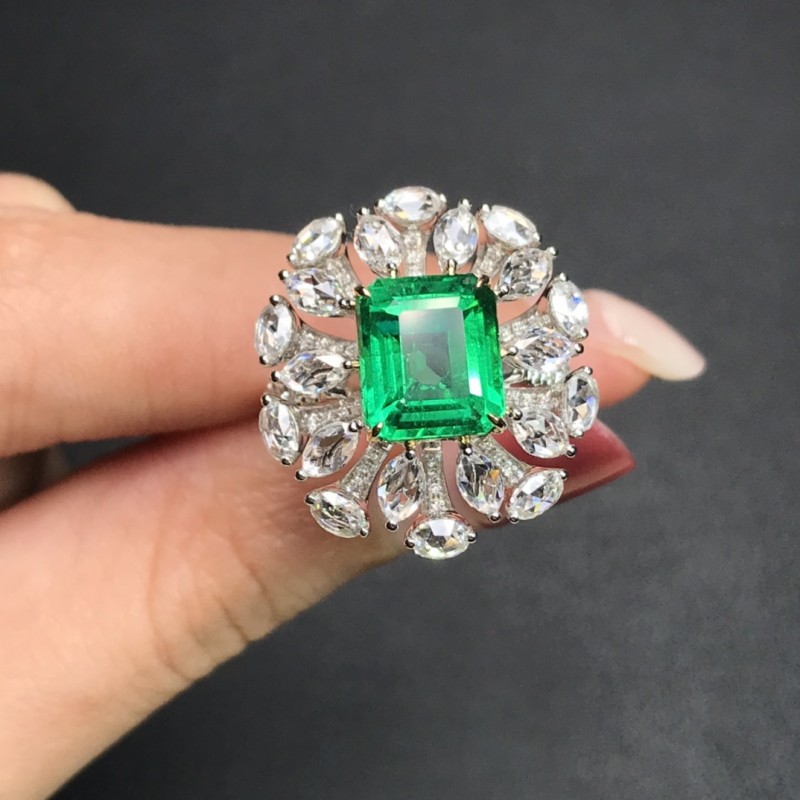 白18K金祖母绿戒指3.33ct