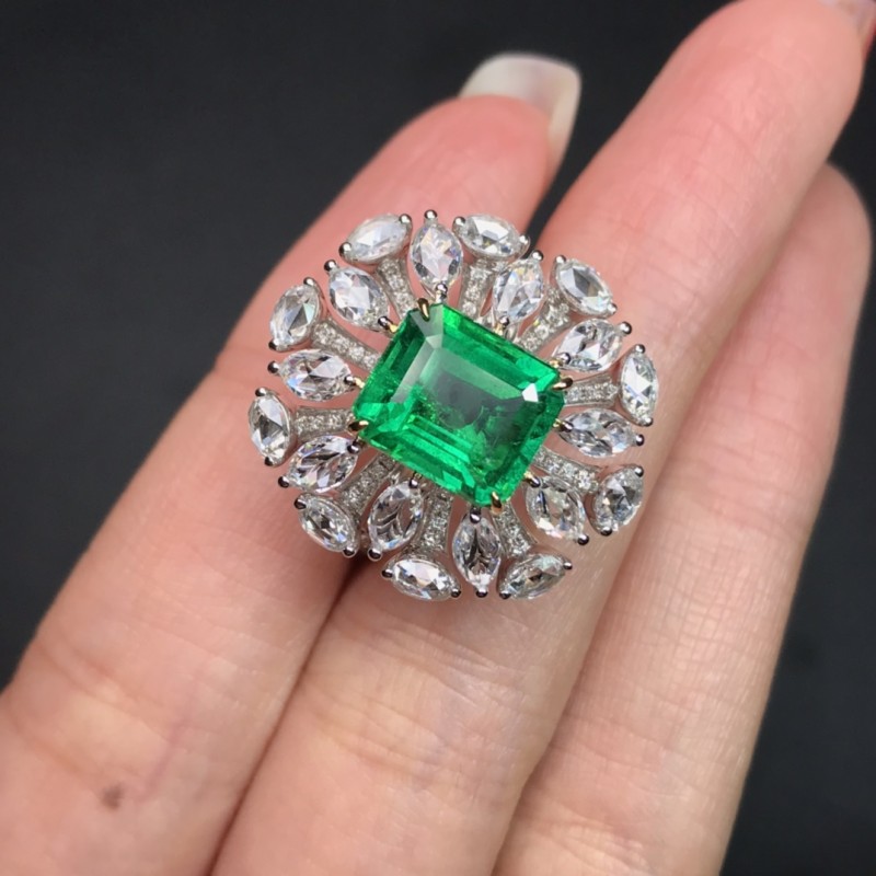 白18K金祖母绿戒指3.33ct