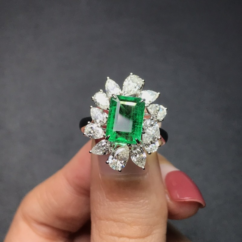 白18K金赞比亚祖母绿戒指2.44ct