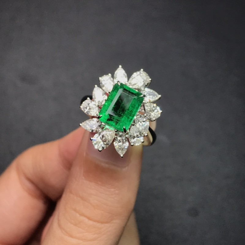 白18K金赞比亚祖母绿戒指2.44ct