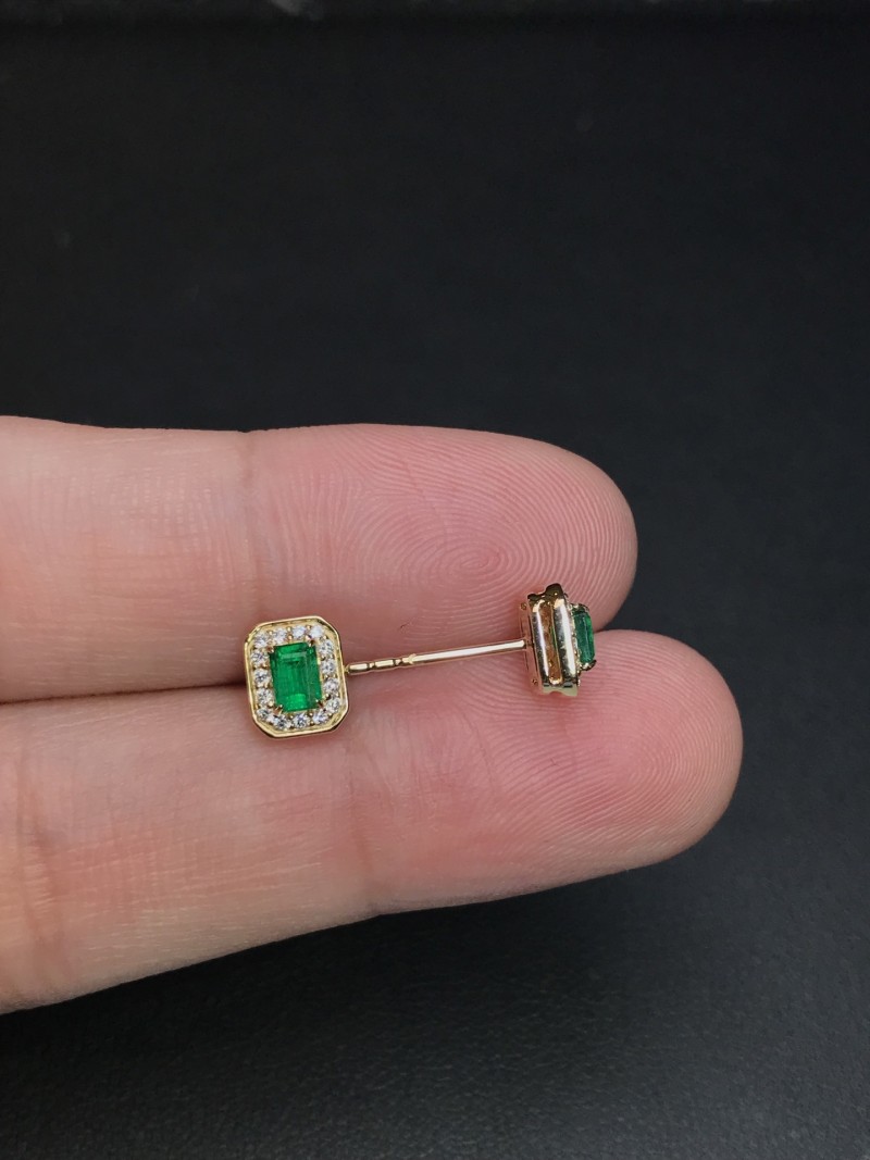 黄18K金阿富汗祖母绿耳钉 0.392ct