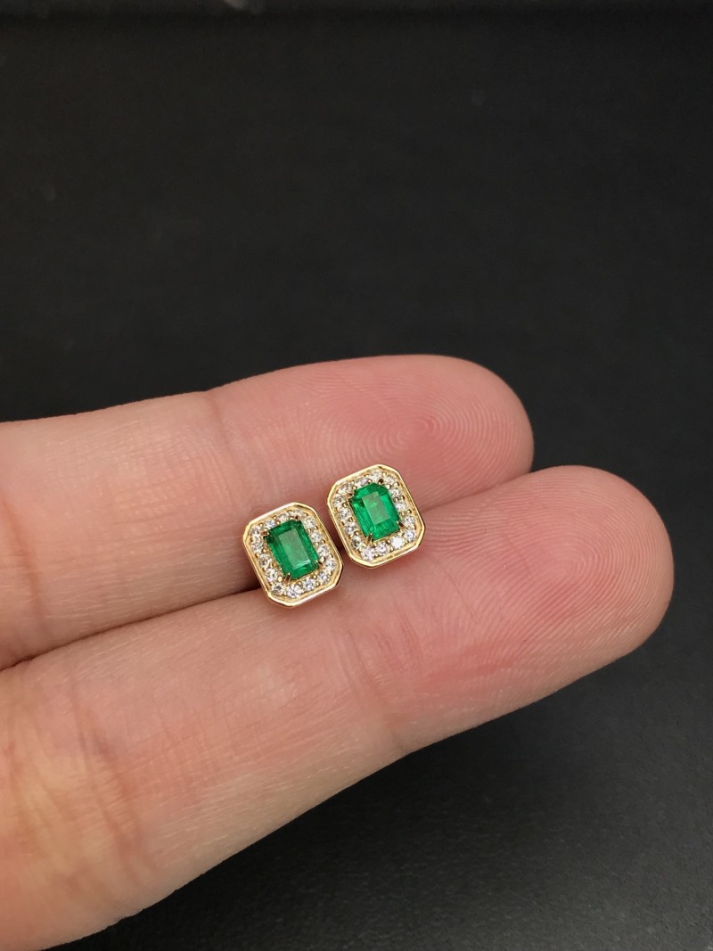 黄18K金阿富汗祖母绿耳钉 0.392ct