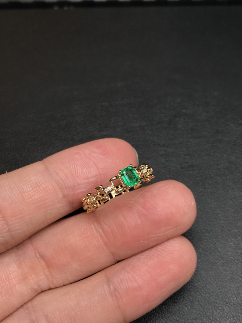 黄18K金阿富汗祖母绿戒指0.323ct