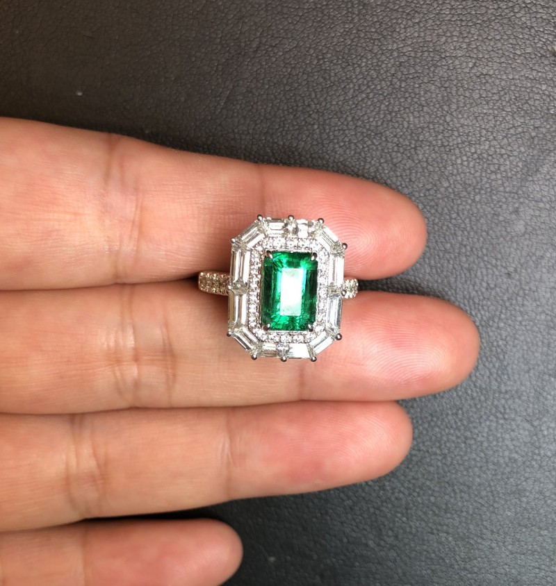 白18k金赞比亚祖母绿戒指0.68ct