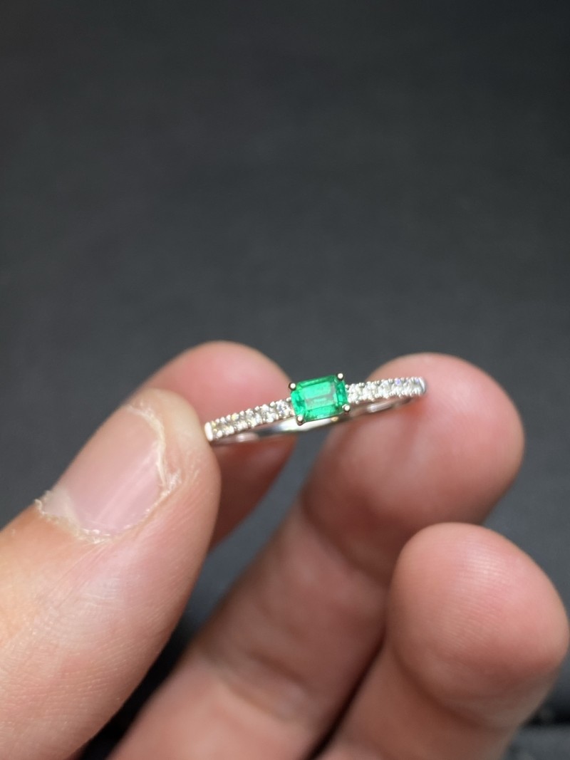白18K金阿富汗祖母绿戒指0.232ct