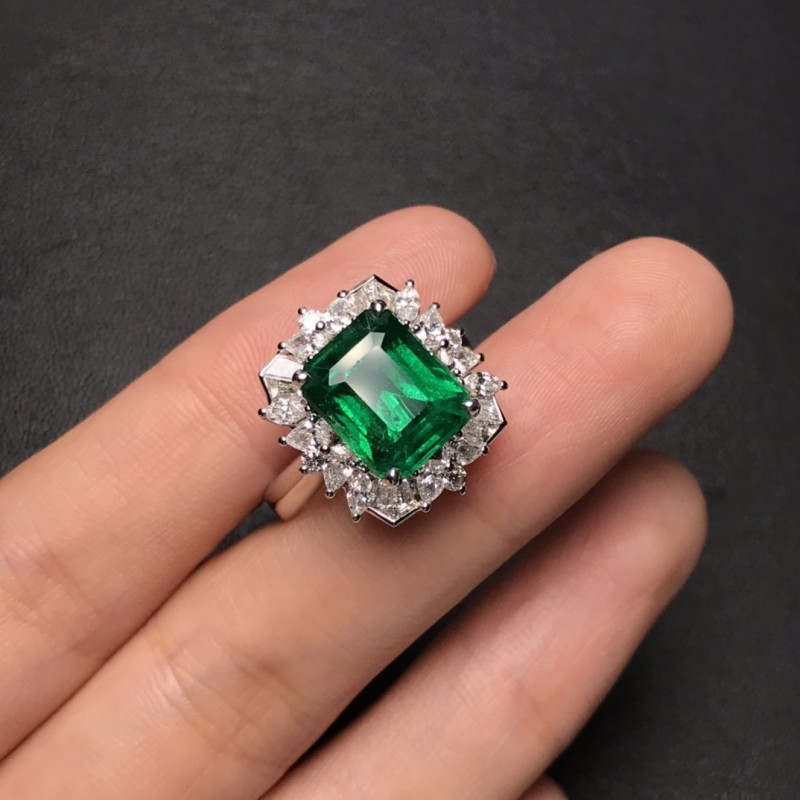白18K金赞比亚祖母绿戒指4.22ct