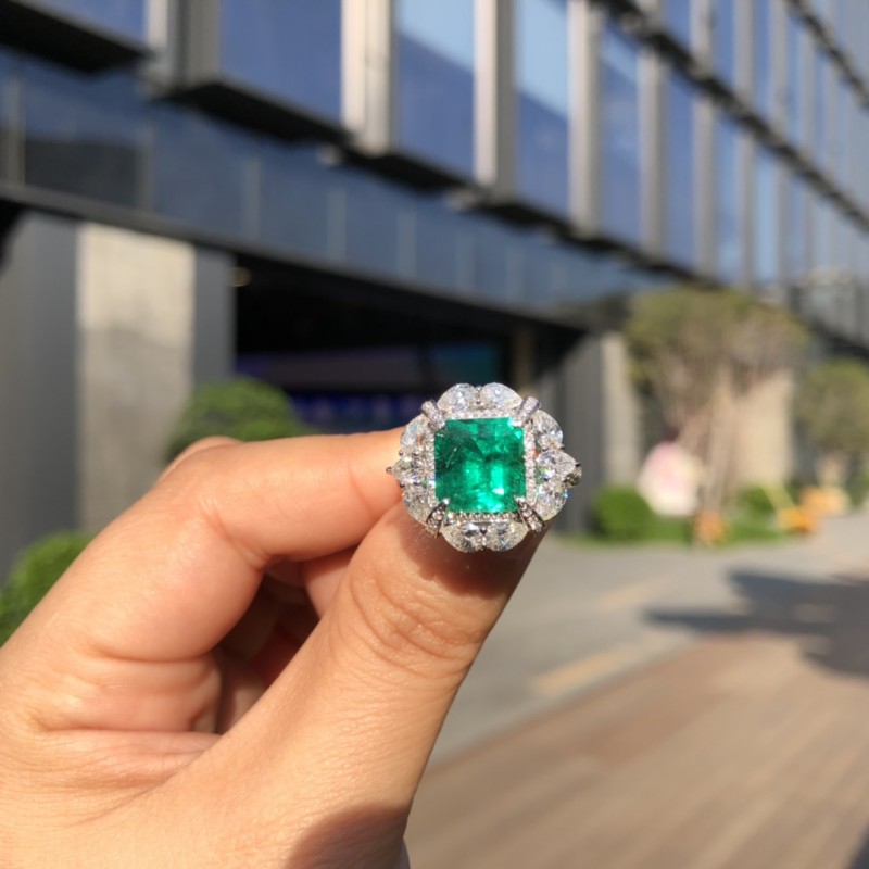 白18K金祖母绿戒指3.47ct