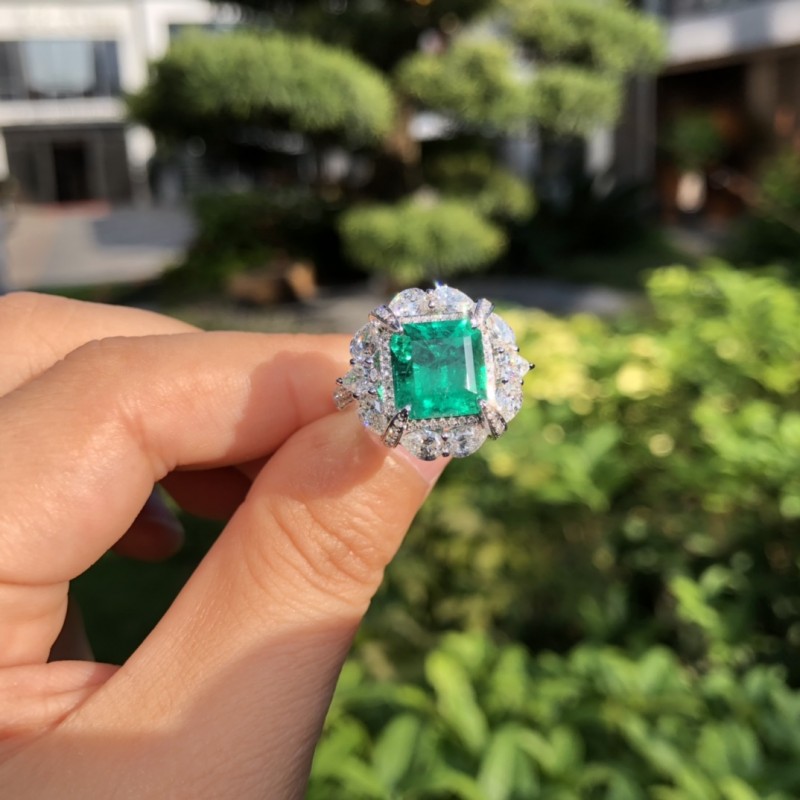 白18K金祖母绿戒指3.47ct