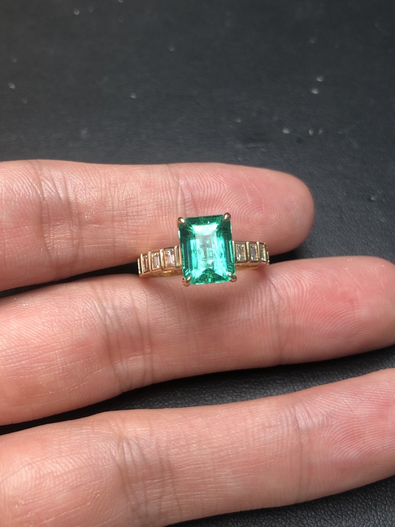 黄18K赞比亚祖母绿戒指2.8ct