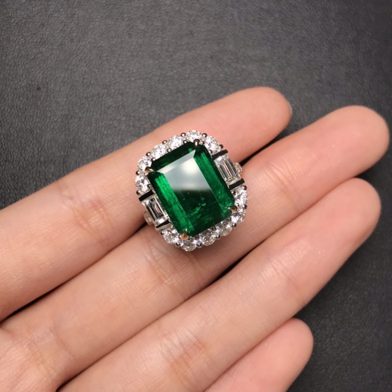 白18K金祖母绿戒指7.85ct