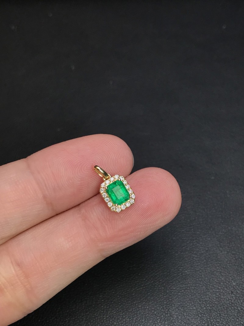 黄18K金阿富汗祖母吊坠 0.66ct