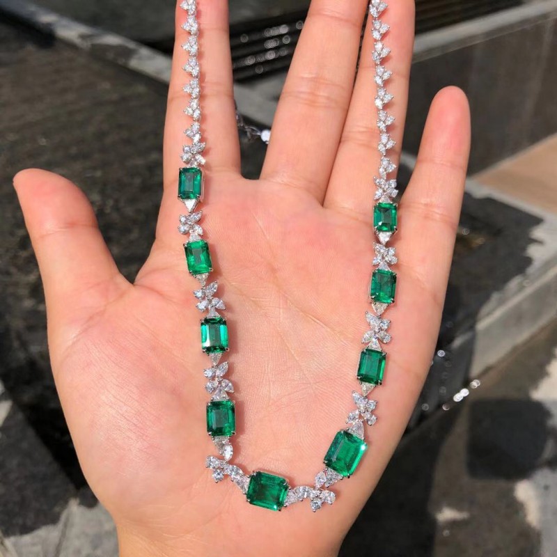 白18K金祖母绿链牌12.76ct