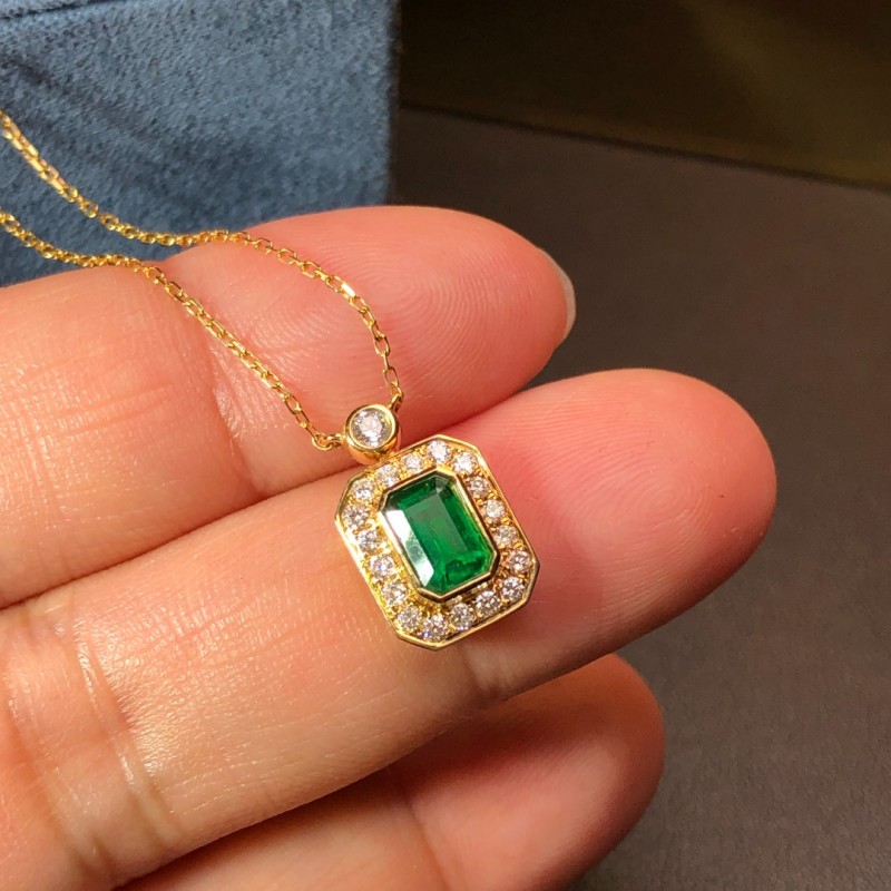黄18K金赞比亚祖母绿链牌0.635ct