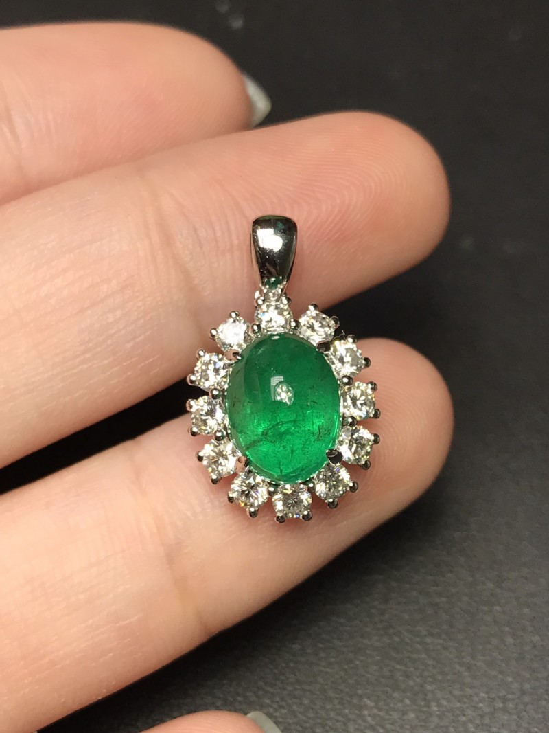 白18K金赞比亚祖母绿吊坠  2.65CT