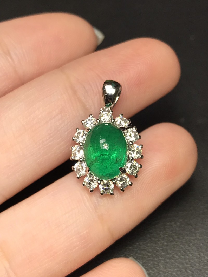 白18K金赞比亚祖母绿吊坠  2.65CT