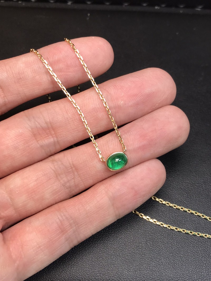 黄18K金赞比亚祖母绿链牌 0.953ct
