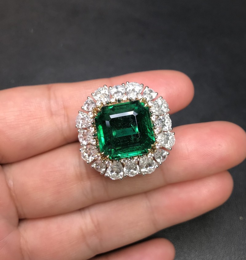 白18k赞比亚祖母绿戒指 8.7ct