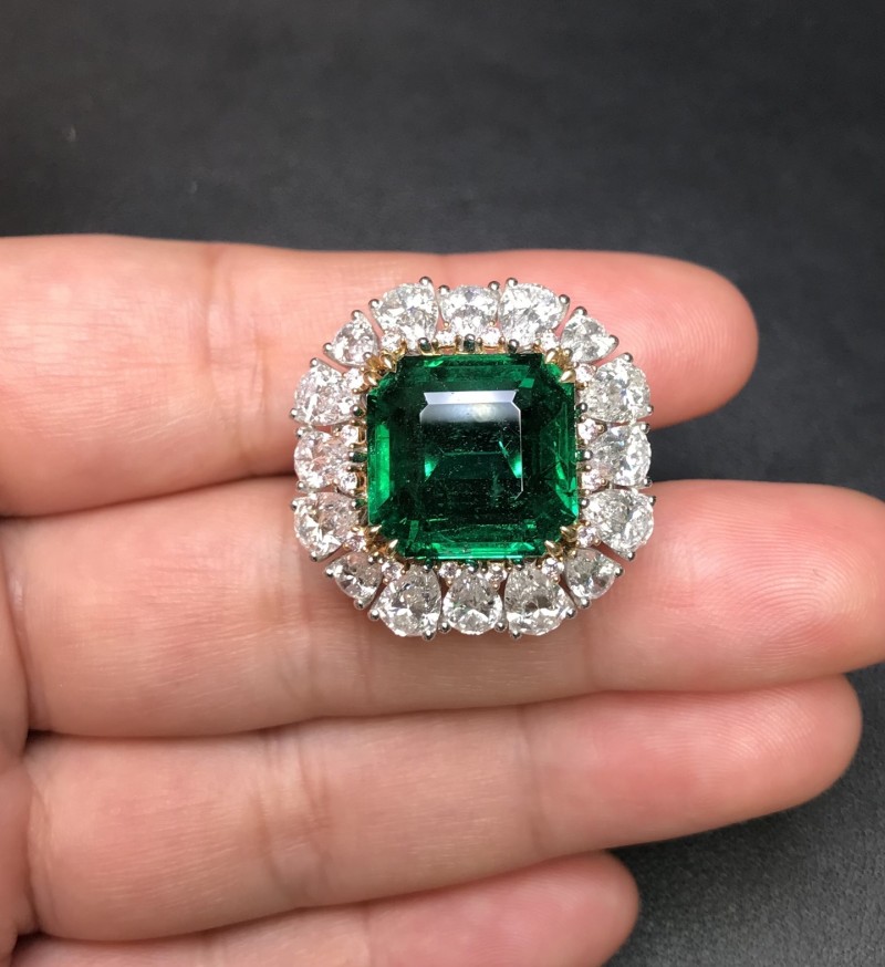 白18k赞比亚祖母绿戒指 8.7ct